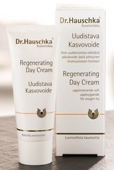 Dr. Hauschka Uudistava päivävoide 40 ml